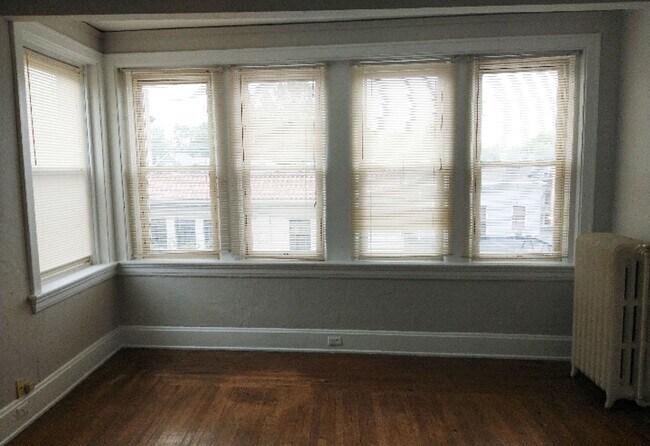 Building Photo - 343-345 Ludlow Avenue Unit 343-06