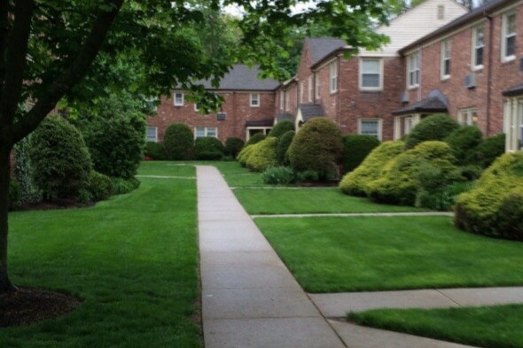 Walkway to courtyard - 380 Main St Condo Unit 27