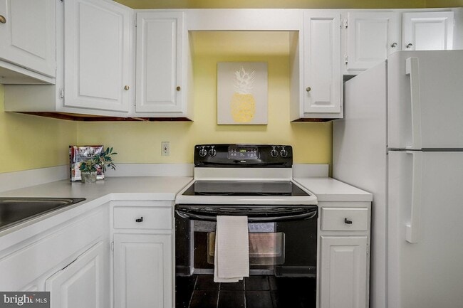 Photo - 4004 Beecher St NW Unit 304