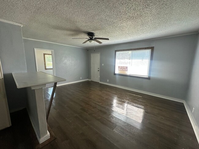 Photo - 1326 Barry St Unit 2