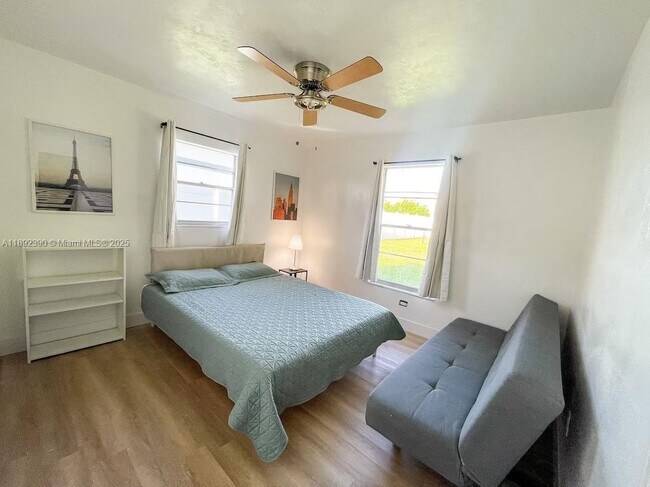 Photo - 4600 SW 9th Ave Unit B