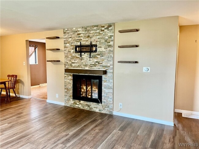 Photo - 283 Bannard Ave