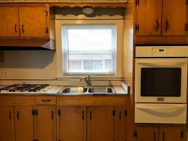 Photo - 63 Montclair Ave Unidad 2
