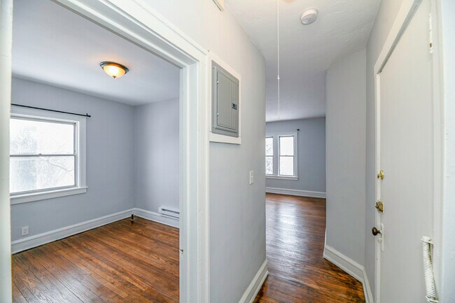 Photo - 8302 Lake Ave