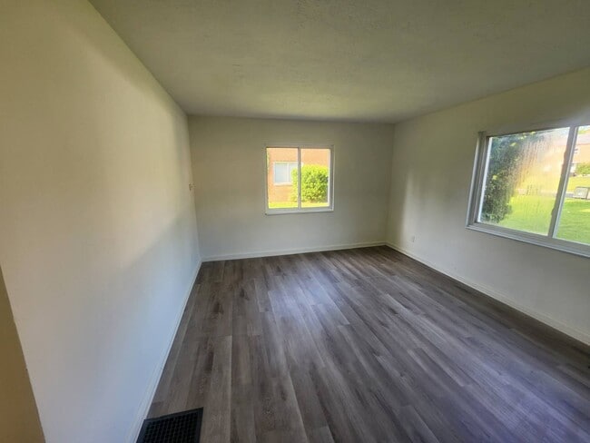 Sala de estar - 102 N Hampton Rd Unidad C