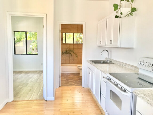 Photo - 317 Auhana Rd Unidad B upstairs ohana