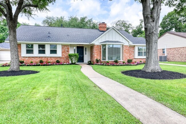 Photo - 2519 Parana Dr