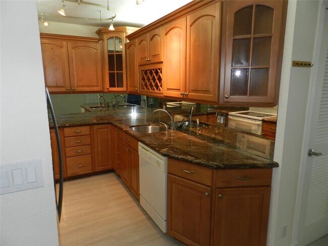 Photo - 6307 Bay Club Dr Unit 2