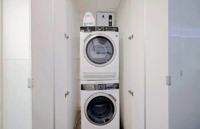 Photo - 2270 W 14th St