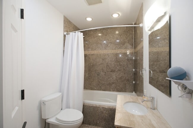 Photo - 2619 N Harding Ave Unit 3