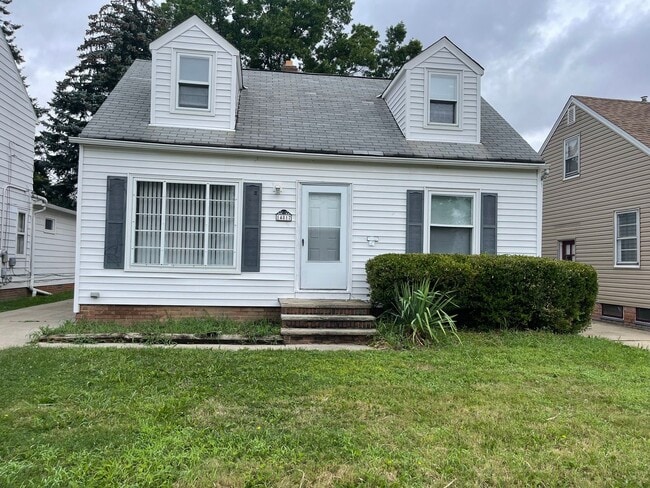 Building Photo - Single Family Home 3 beds 1 bath Available...