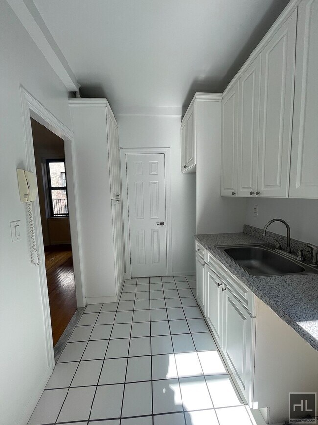 Photo - WEST 45 STREET Unit 4F