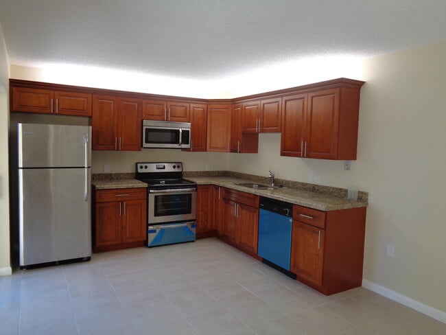 Photo - 505 5th Way