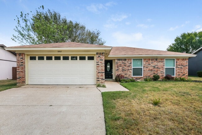 Photo - 5907 Willow Crest Dr