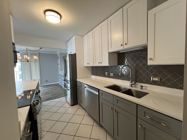 Photo - 70 W Huron St Unidad 2008