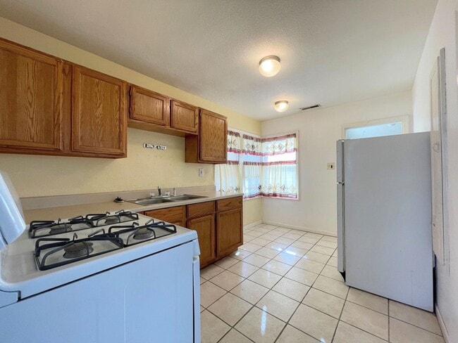 Photo - Cozy 1 bedroom with detached garage