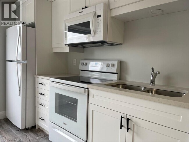 Photo - 124 KING St Unit 102