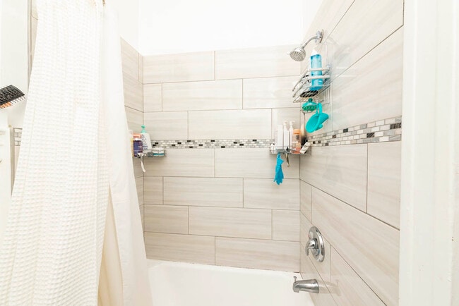 Photo - 1722 N Mohawk St Unidad 1R