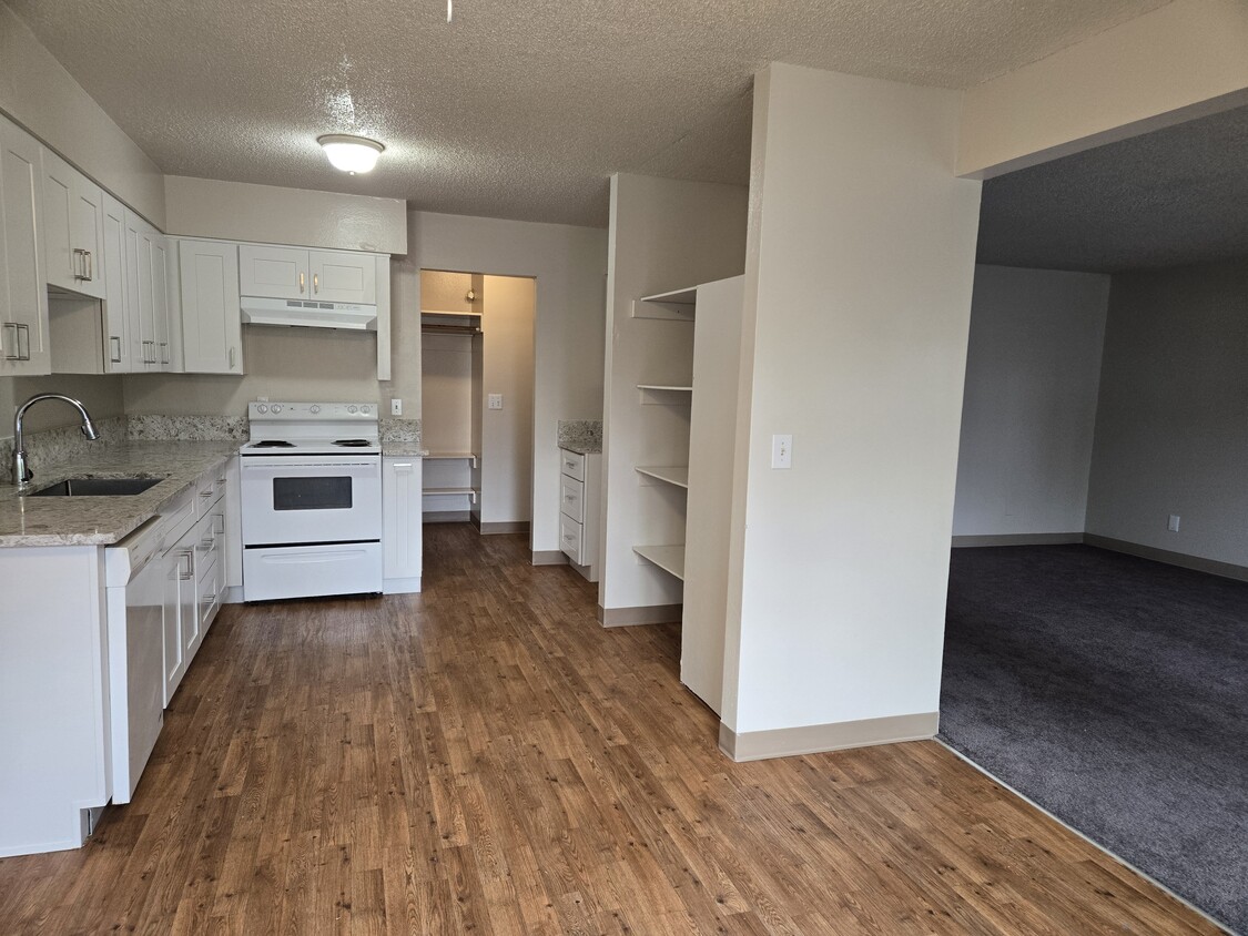 Photo - 109 SW Cherry Park Rd (Troutdale, OR)