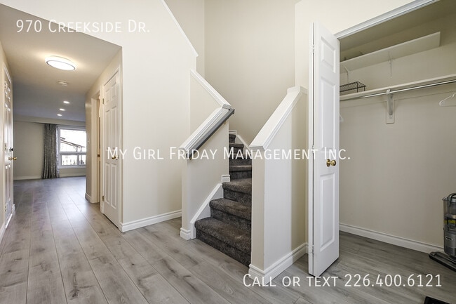 Photo - 970 Creekside Dr
