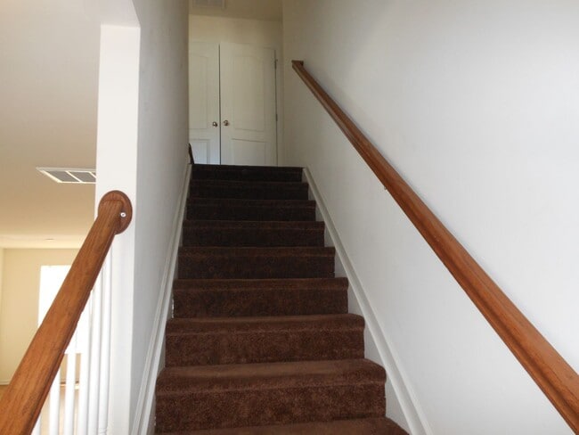 Photo - Spacious Duplex close to schools and shopping.