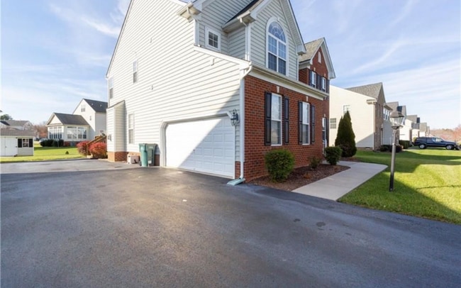 Photo - 2112 Lindsey Gabriel Dr