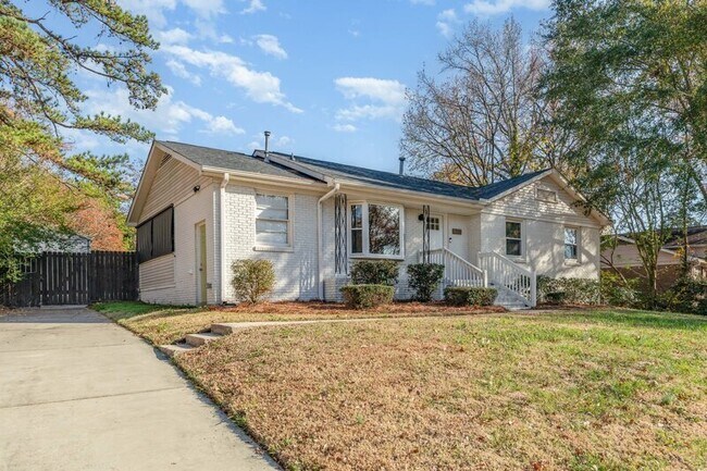 Photo - 6701 Lynmont Dr