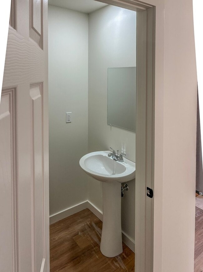 Photo - *** 3 Bedroom New Build In SE ! ONE MONTH FREE !!!!