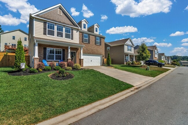 Photo - 233 Marathon Ln