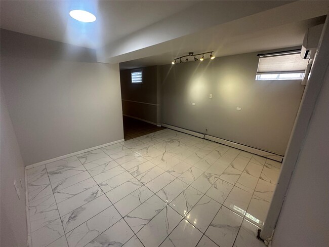 Photo - 17-19-19 New Haven Ave Apartment