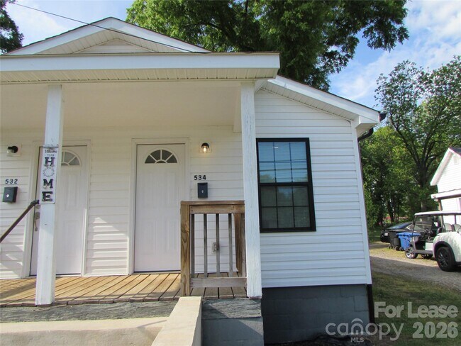 Photo - 534 N Church St