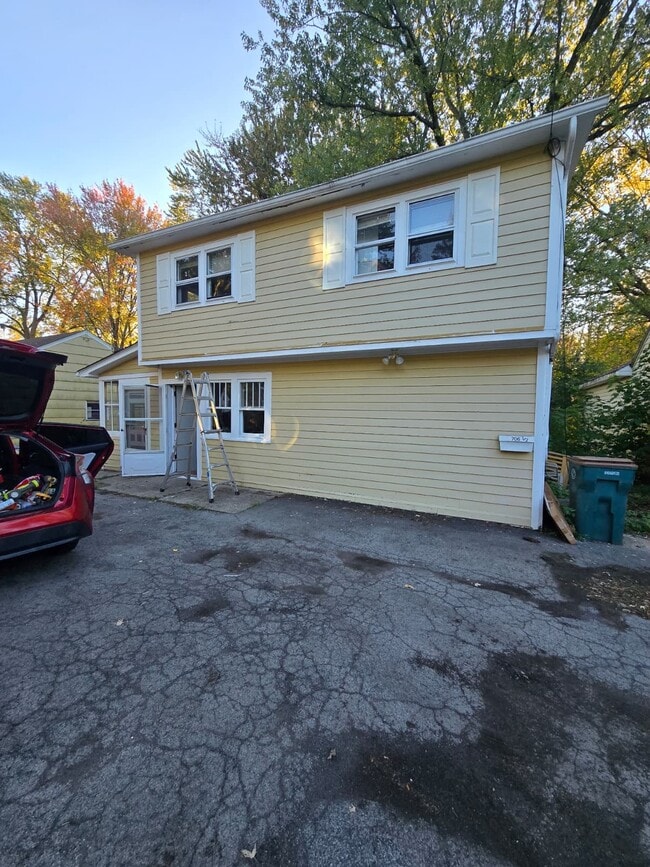 Photo - 2-702 Nash Rd