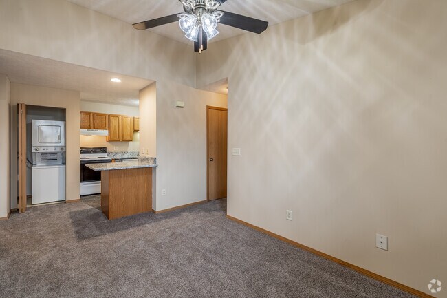 1BR, 1BA - 625SF - Living Room - The Ponds on G E Road