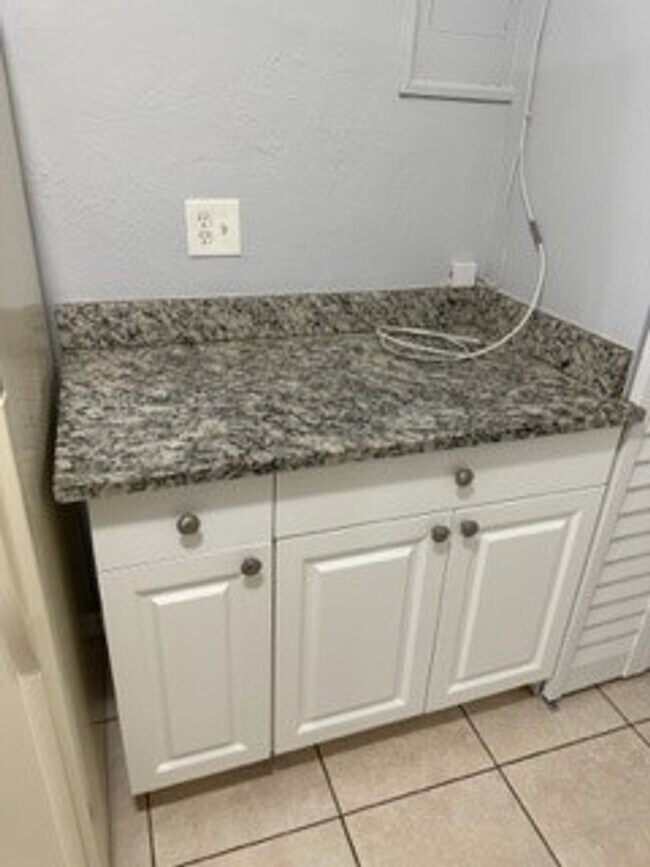 Photo - Atlantic 1016 Douglas Unit 1