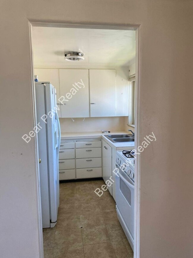 Photo - 185X Crook Ave Unit 1852 Crook Ave