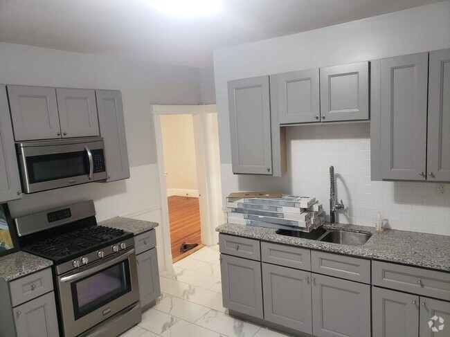 Building Photo - 60 Bellevue St Rental
