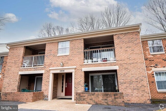 Building Photo - 5806 Cove Landing Rd Unit 204 Rental