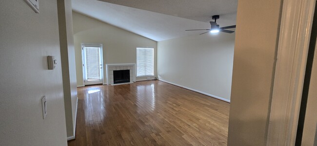 Building Photo - 3814 Summerwood Ct.