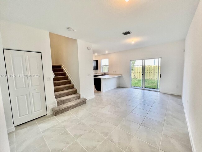 Building Photo - 1864 SE 27th Rd