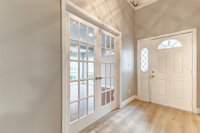 Photo - 1727 Cloister Dr