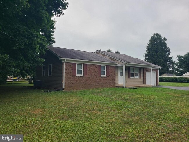 Building Photo - 490 5th St