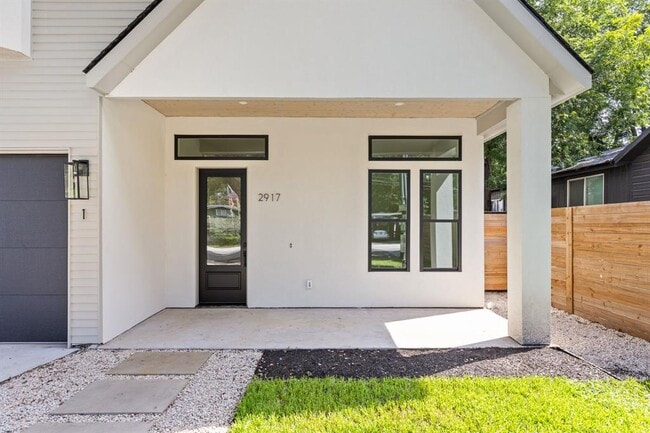 Photo - 2917 Lyons Rd