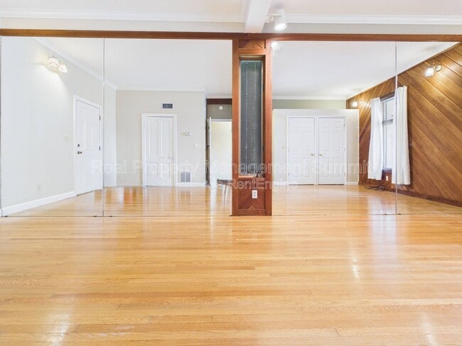 Photo - 402 N Market St Unit Apartment A1