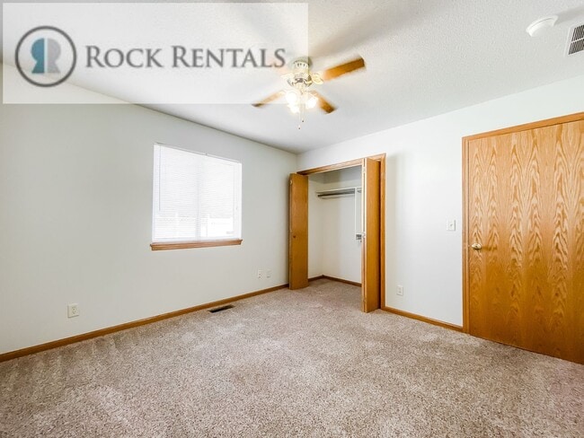 Photo - Beautiful 3 Bed 2 Bath Home in Quiet Neighborhood