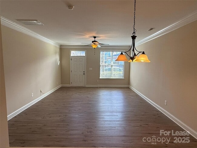 Photo - 371 Beacon St NW