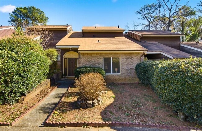 Building Photo - 1512 Stoneleigh Way