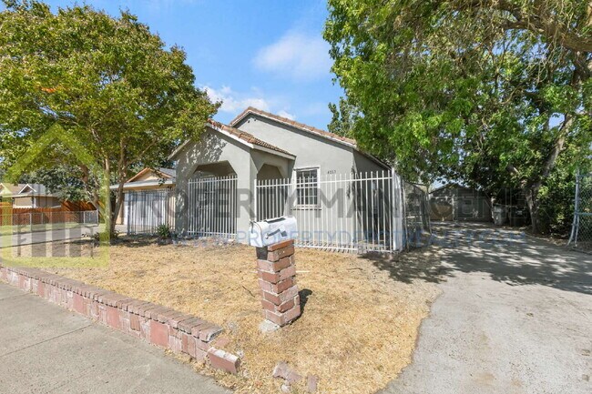 Photo - Charming 2-Bedroom Bungalow in Sacramento