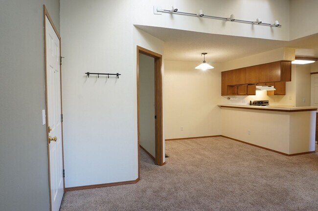 Photo - Super Cute, Move-in Ready, Spacious, 2nd F... Unit G