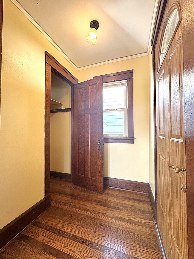 Photo - 1838 Holmes Ave