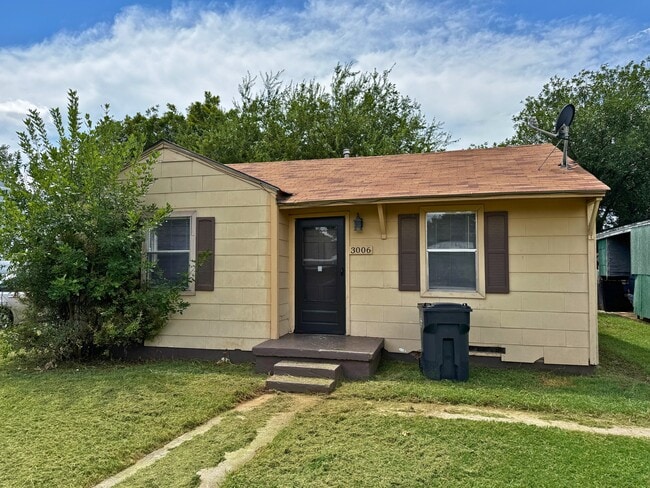 Building Photo - 3006 Colquit Rd Rental